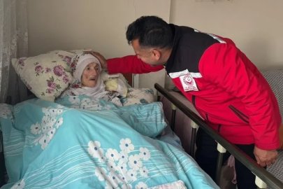 Torunlarının torununu gören 114 yaşındaki Salli Nineye anlamlı ziyaret
