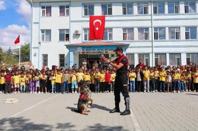 Siirt’te 600 öğrenciye trafik ve siber güvenlik eğitimi verildi
