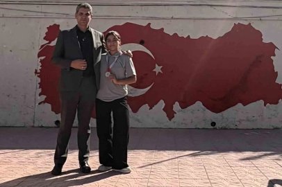 Eskişehir Orgeneral Halil Sözer Ortaokulu, yeni sezona Türkiye birinciliği ile başladı
