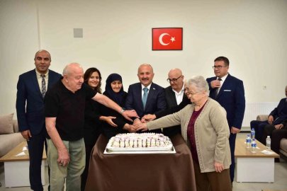 Aydın Valisi Varol, yaşlı çınarları unutmadı
