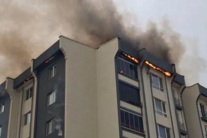 Alev alev yanan binadaki yangın kontrol altında
