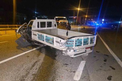 Kamyonete çarpan otomobil, 250 metre savrularak takla attı: 1’i ağır 3 yaralı
