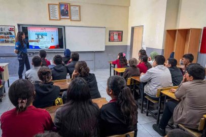 Muradiye’de öğrencilere polislik, trafik ve güvenli internet eğitimi
