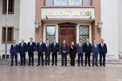 Erzincan’da vali yardımcıları ve kaymakamlarla değerlendirme toplantısı yapıldı

