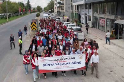 Adıyaman’da Dünya Yaşlılar Günü dolayısıyla kortej yürüyüşü
