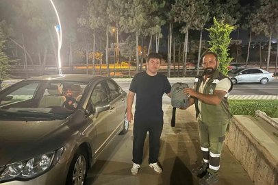 İçinden 400 bin liralık altın çıkan çantayı sahibine ulaştırdı
