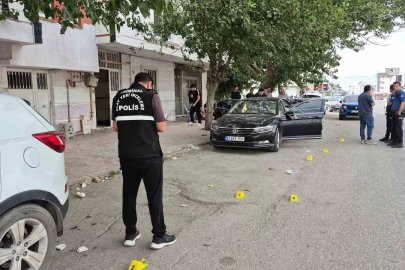 Park halindeki otomobil kurşunlandı
