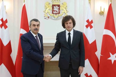Milli Eğitim Bakanı Tekin Gürcistan Başbakanı Kobakhidze ile bir araya geldi
