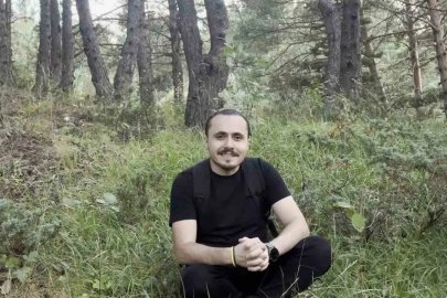 Doğa gezisinde fark etti, ormanın hayaleti kısa süre görünüp kayboldu

