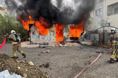 Defne’de konteyner alevlere teslim oldu
