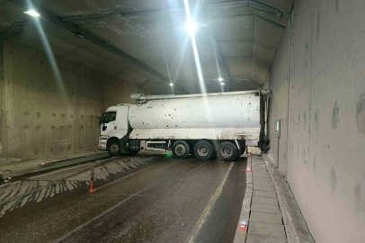 Malatya’da yakıt tankeri tüneli kilitledi
