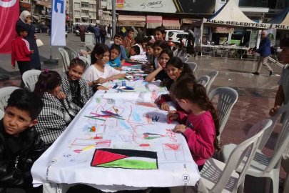 Kilisli çocuklar Filistinli yaşıtlarının sesi olmak için çizdi

