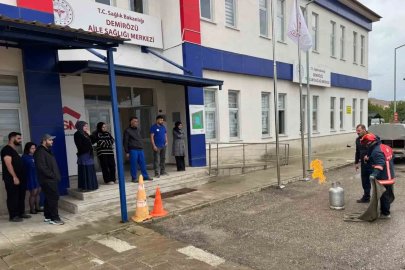 Demirözü’nde sağlık personeline yangın eğitimi verildi
