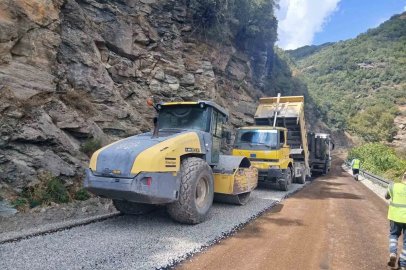 Aydın’ın 17 ilçesinde yollar için eş zamanlı çalışma
