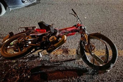 Otomobil ile motosiklet kafa kafaya çarpıştı: 1 ölü
