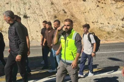 Siirt’te ponza yüklü tır devrildi: 1 ağır yaralı
