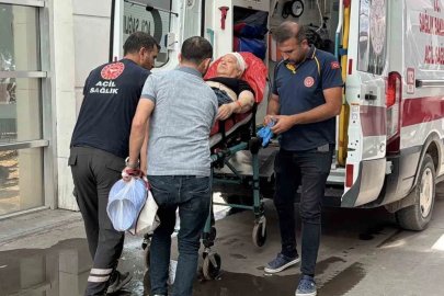 Elinden düşen bıçak ayağına saplandı
