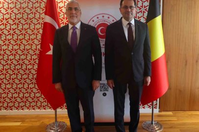 Bakan Işıkhan Brüksel’de büyükelçiler ve UID temsilcisiyle görüştü
