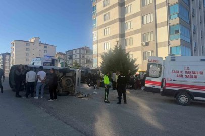 Eskişehir’de otomobil minibüsle çarpıştı: 5 yaralı
