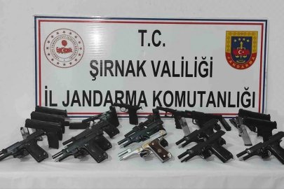 Şırnak’ta 3 tır içerisinde silah ve uyuşturucu ele geçirildi

