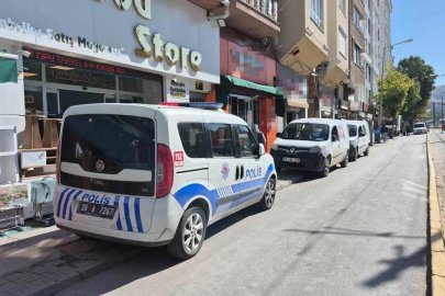 Açıktaki rezistansa temas eden fırın çalışanı elektrik akımına kapılarak ağır yaralandı
