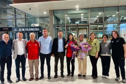 Fekeli milli güreşçi Avrupa ikinciliği ile evine döndü
