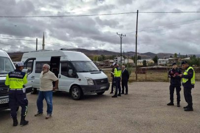 Bayburt’ta okul servislerinin güvenliği kontrol edildi
