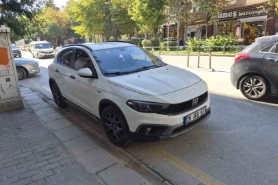 Eskişehir’de otomobilin çarptığı yaşlı adam yaralandı
