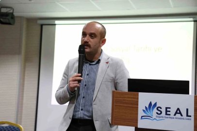 Erdoğan Altun: "Millet olarak var olmanın ve hayatta kalmanın yolu eğitimden geçiyor"
