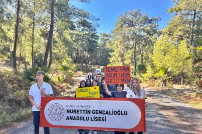 Marmaris’te öğrenciler sağlıklı yaşam için yürüdü
