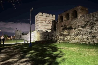 Zeytinburnu’nda surların önünde erkek cesedi bulundu
