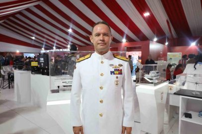 Sahil Güvenlik Komutanlığı Strateji Geliştirme Başkanı Tuğamiral Oğuz Bavbek: "Bizim için yerli ve milli teknoloji Mavi Vatanımızda kendi teknolojimize güvenerek görev yapabilmektir

