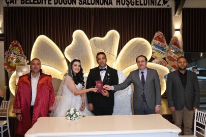 Tekin çiftinin nikahlarını Kaymakam Türker kıydı
