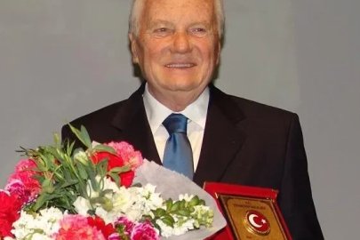 Göksel Arsoy hayatını kaybetti
