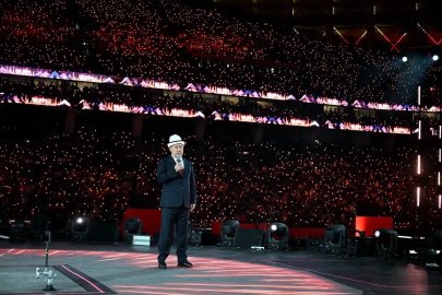 Kırgızistan’da Orta Asya’nın en büyük stadyumu açıldı
