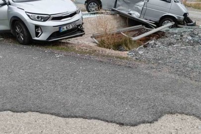 Gümüşhane’de minibüs ile otomobil çarpıştı: 4 yaralı

