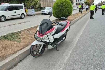 Motosiklet yayaya çarptı: 1’i ağır 2 yaralı
