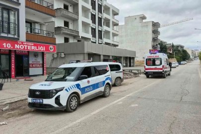 Cadde ortasında silahlı saldırı: 1 yaralı
