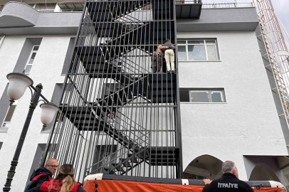 Tarihi çarşının merdivenlerine çıktı, korkulu anlar yaşattı
