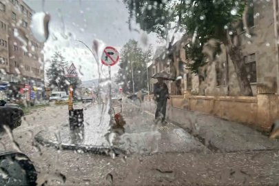Bayburt’ta gök gürültülü sağanak etkili oldu
