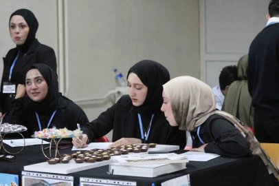 Kafkas Üniversitesi’nde gastronomi heyecanı: Öğrenciler standa akın etti
