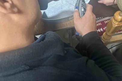 Batman’da vatandaşın parmağına sıkışan yüzük hastanede çıkarıldı
