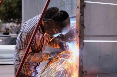 Altıeylül’de 40 yer altı konteyneri baştan aşağı yenilendi
