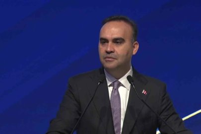 Bakan Kacır: "Türkiye coğrafi konumuyla, istikrarlı büyüyen ekonomisiyle, lojistik avantajlarıyla, nitelikli insan kaynağıyla eşsiz bir merkezdir"
