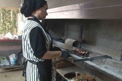 Şanlıurfa’da ciğer kebabına kadın eli değdi
