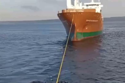 Çanakkale Boğazı’nda genel kargo gemisi makine arızası yaptı

