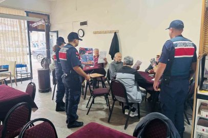 Jandarma çocuklar silahlara ulaşmasın diye köy köy gezip broşür dağıttı
