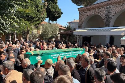 Evindeki yangını izlerken fenalaşan adam toprağa verildi
