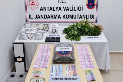 Evinin uyuşturucu imalathanesine çeviren şüpheli gözaltına alındı
