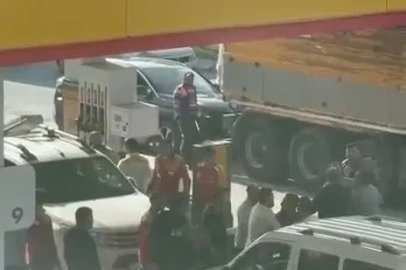 Arnavutköy’de akaryakıt istasyonunda meydan dayağı: Çalışanlar müşterilerle birbirine girdi
